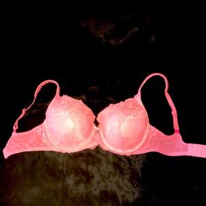 Ultra sexy high quality Body by Victoria VS padded/underwire bra!